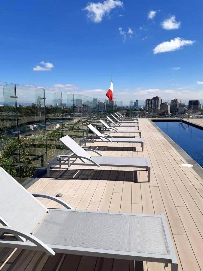 Hotel Galeria Plaza San Jeronimo Meksyk Zewnętrze zdjęcie Rooftop pool at the hotel