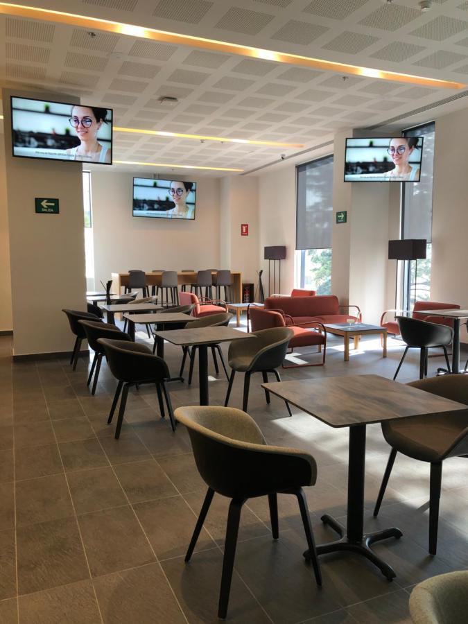 Hotel Galeria Plaza San Jeronimo Meksyk Zewnętrze zdjęcie VIP Lounge at the airport.